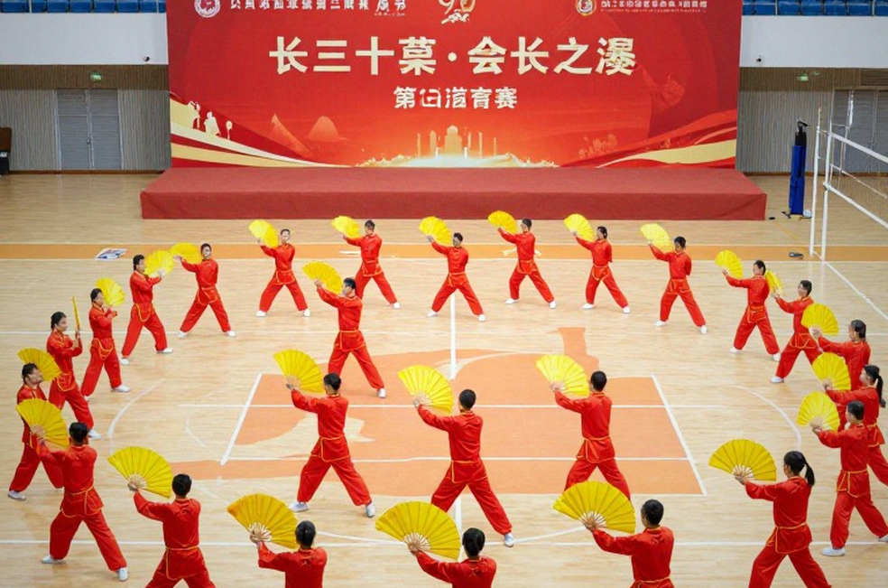 Cậu bé 13 tuổi Qatar gây sốc với 12 điểm và 5 đòn chặn tại Asian Volleyball Championship